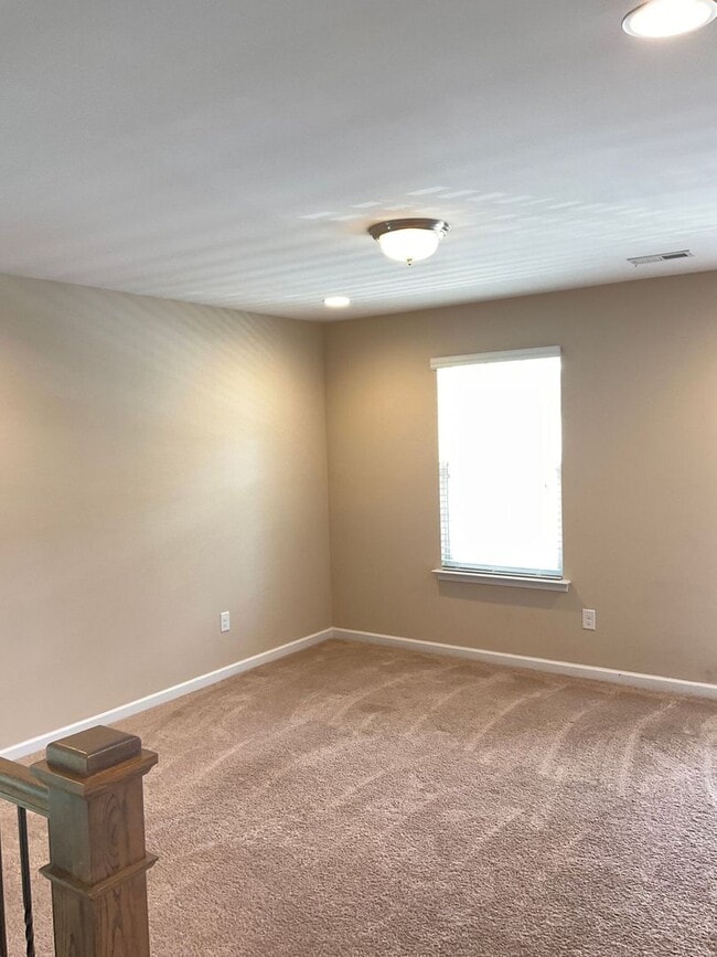 Building Photo - Immaculate 3-Bedroom Home with Loft, Two-C...
