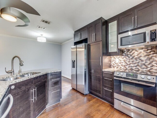 Building Photo - 9520 Ash Creek Dr