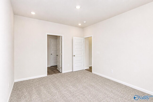 Building Photo - 118 Betty Williams Dr