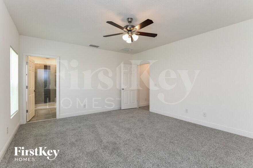 Building Photo - 705 Blackstone St