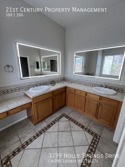 Building Photo - 3799 Holly Springs Dr