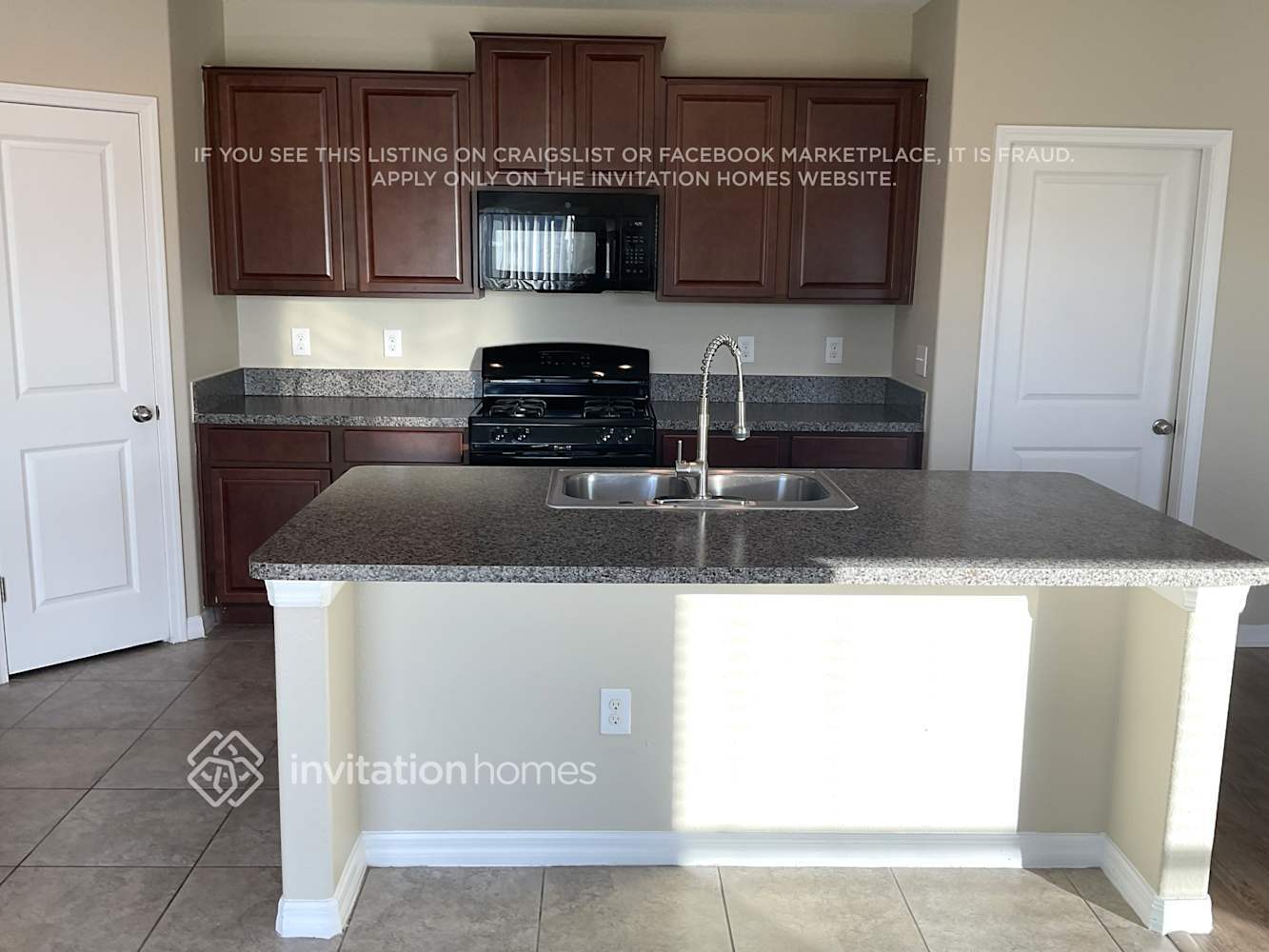 Building Photo - 5140 White Chicory Dr