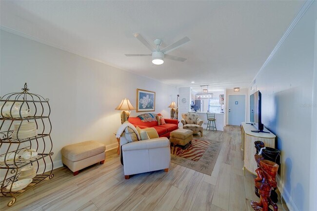 Building Photo - 13827 Mission Oaks Blvd