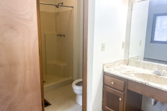 Building Photo - 418 Cadillac St