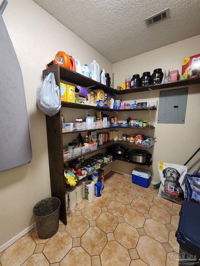 Building Photo - 589 Bobwhite Pl