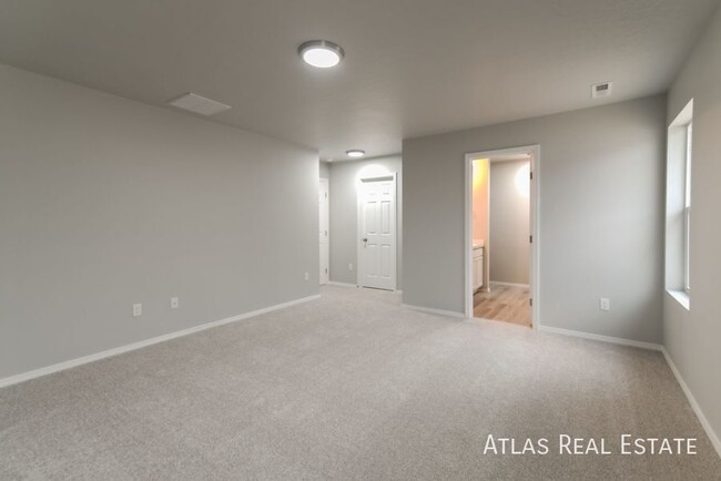 Building Photo - Open Floor Plan | New 4bd, 2bth Home