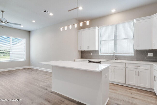 Building Photo - 112 Gadwall Dr
