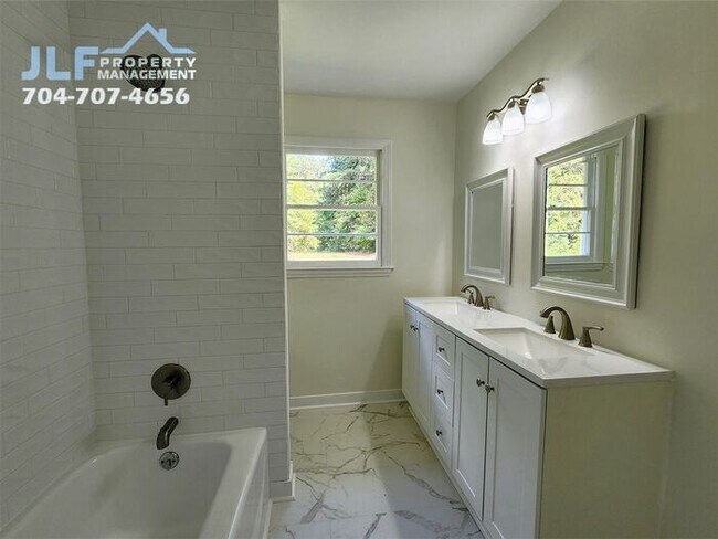 Building Photo - Fully Remodeled 3 Bed/1.5 Bath Ranch in Be...