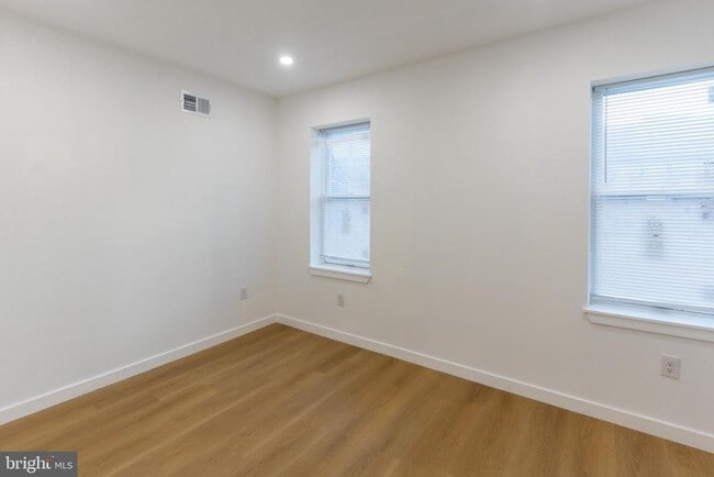 Building Photo - 3631 Warren St