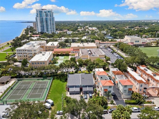 Building Photo - 3010 W Grovewood Ct