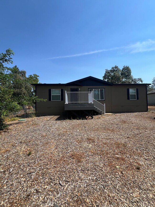 Primary Photo - Paradise Home for rent, Great Location, 3 ...