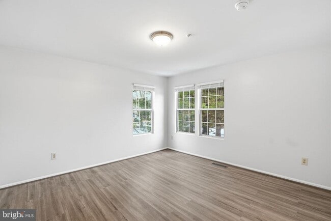 Building Photo - 10718 Kitchener Ct