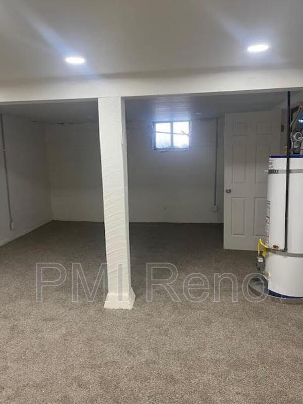 Building Photo - 614 Kuenzli St