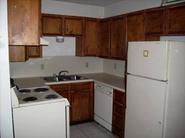 Typical Kitchen - Heritage Manor
