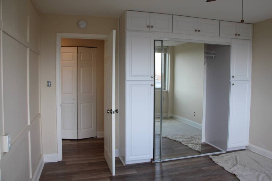 Building Photo - 1512 S Arlington Ridge Rd