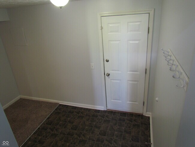 Building Photo - 13888 Willesden Cir