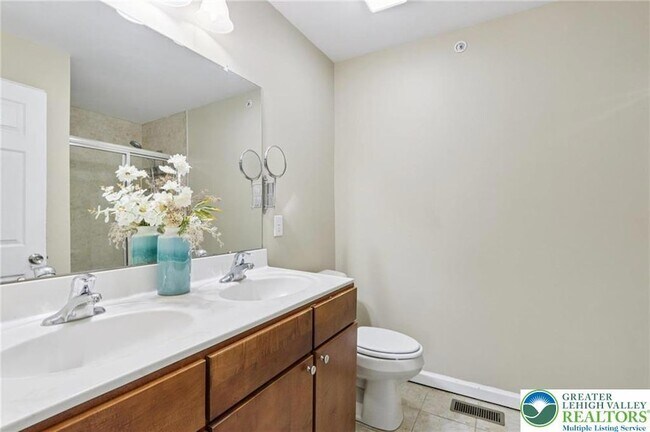 Building Photo - 270 Milkweed Dr