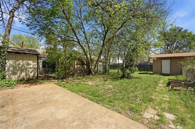 Building Photo - 8011 Lazy Ln