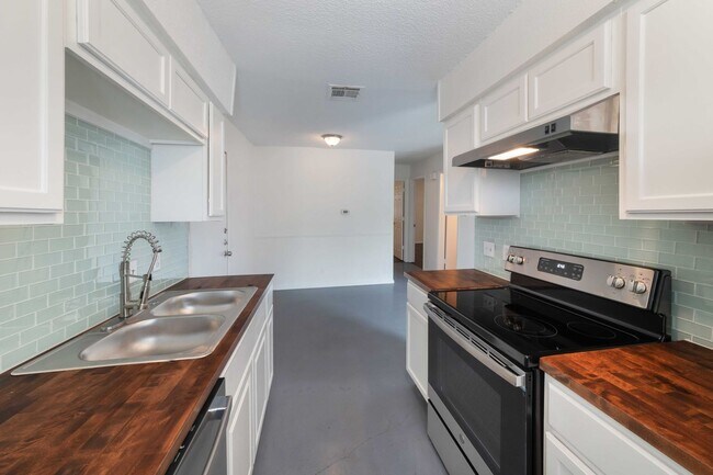 Building Photo - 2517 Glen Springs Way
