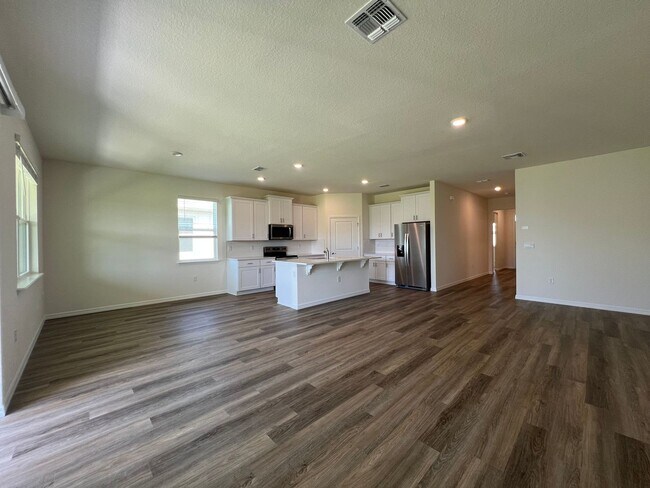 Building Photo - Desirable new build home in the Archers Mi...