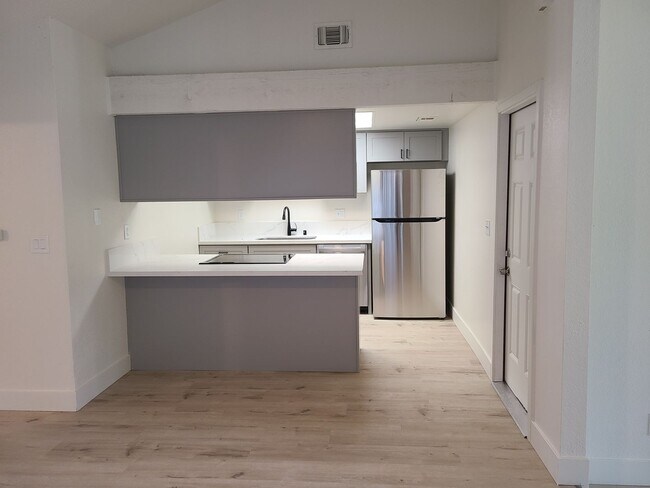 Building Photo - 7945-7947 Tangors Way