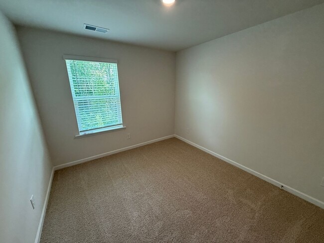 Building Photo - Brand New Townhome in North Charlotte