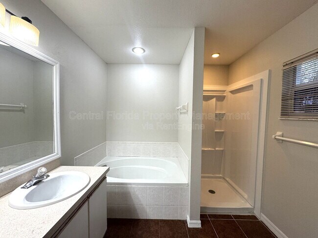 Building Photo - 2728 Corrigan Dr