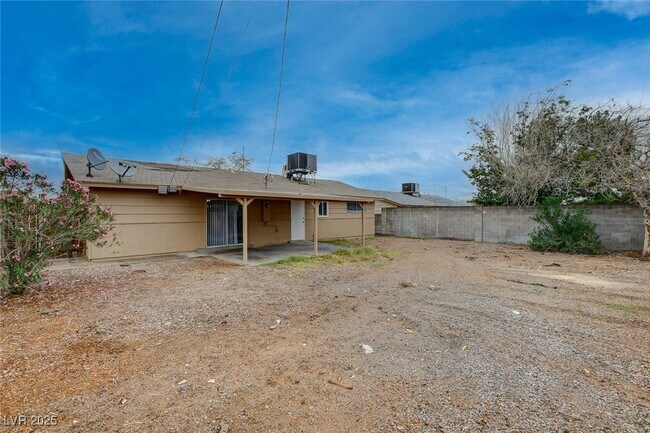 Building Photo - 6453 Bannock Way