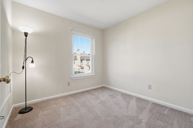 Building Photo - 3914 Wyckoff Dr