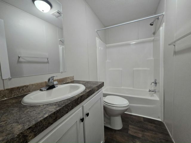 Building Photo - 18118 US-41