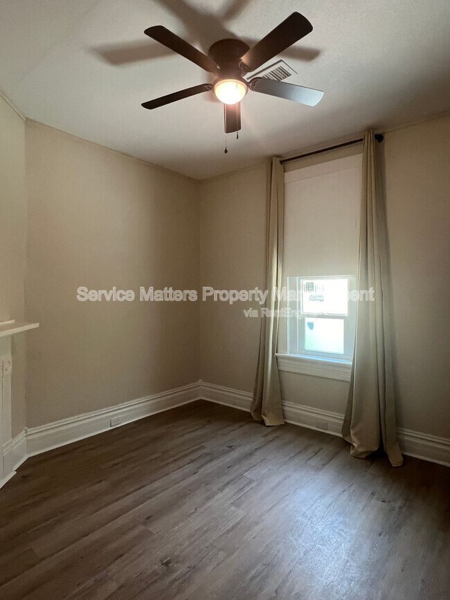 Building Photo - 1319 W Jackson St
