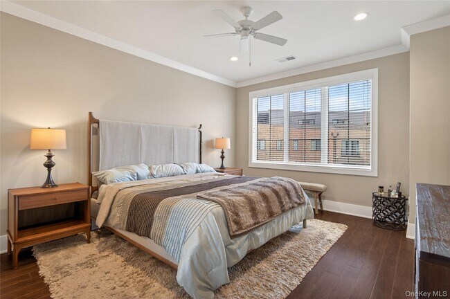 Building Photo - 348 Horseman Blvd