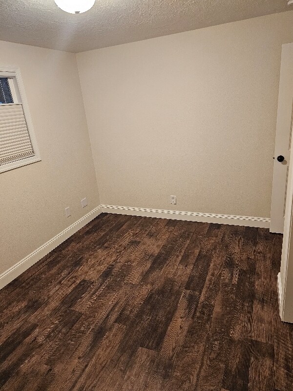 Building Photo - 905 Denise Ct SE