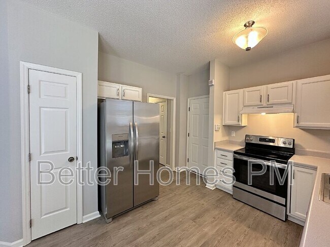 Building Photo - 741 Hanska Way
