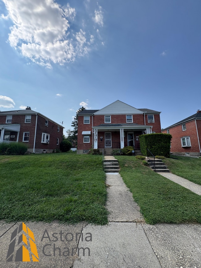 Building Photo - Warm & Welcoming 3 Bed, 2 Bath Home with C...