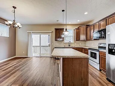 Building Photo - 2844 Acarie Dr