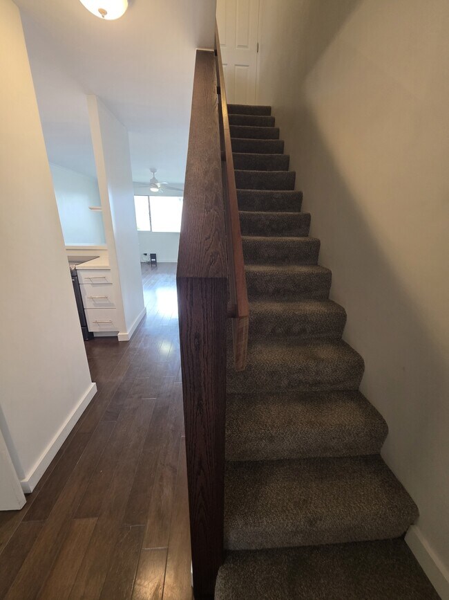 Building Photo - 350 Aoloa St