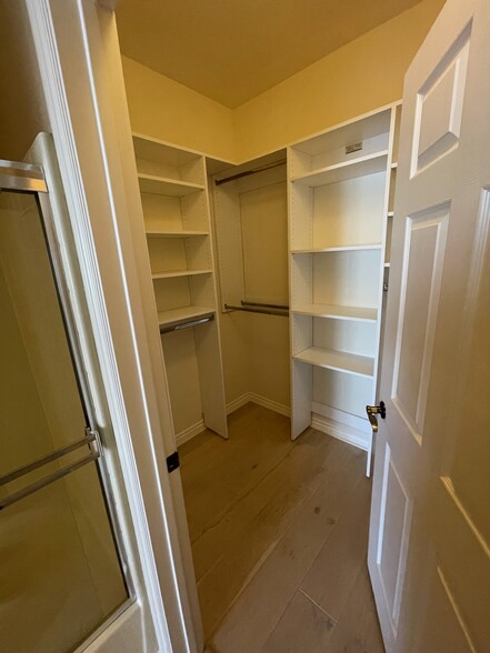 Building Photo - 4165 Executive Dr