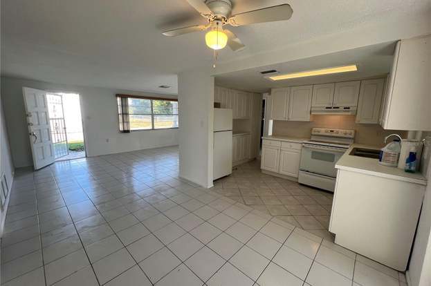 Building Photo - 3220 Pinon Dr
