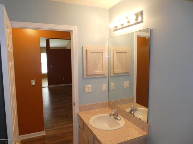 Building Photo - 955 Otter Creek Dr