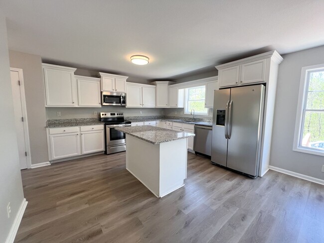 Building Photo - Beautiful 3-Bedroom Home with Bonus Room, ...