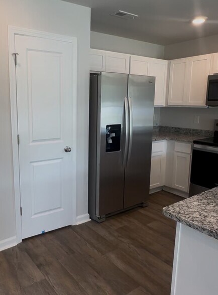 Brand new stainless steel appliances - 4162 High Glen Dr