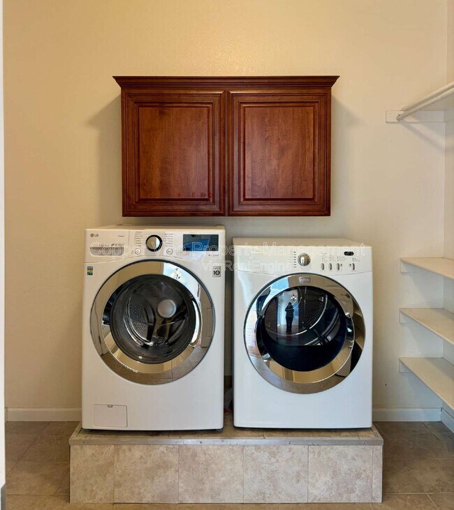 Building Photo - 12920 Vallejo Cir