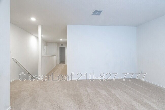 Building Photo - 165 Acorn Cir