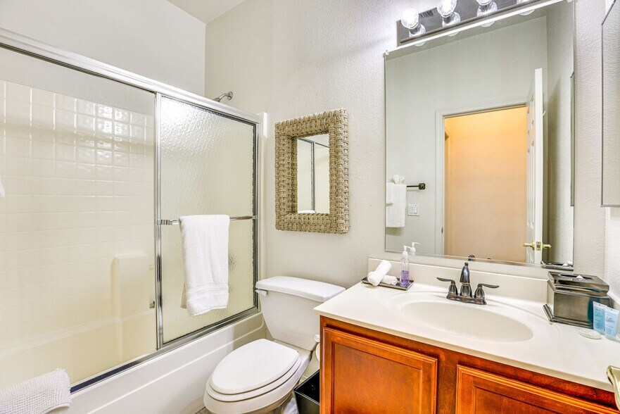 Building Photo - 9443 E Whitewing Dr
