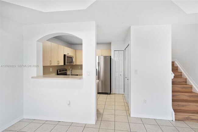 Building Photo - 642 SW 106th Ave