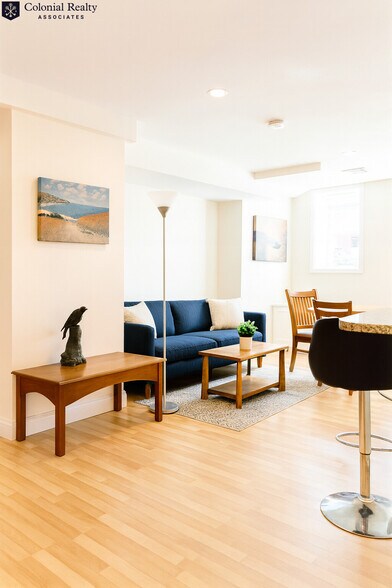 Building Photo - 10 Strathmore Rd