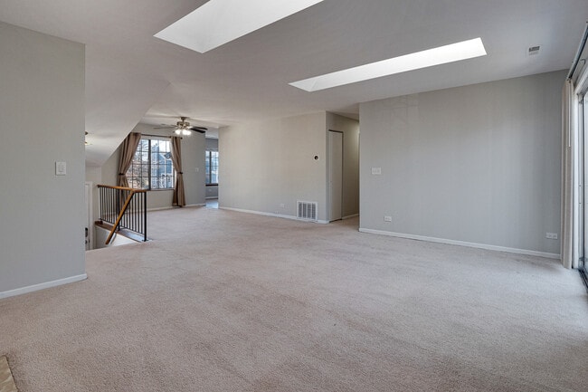 Building Photo - 972 Mallard Cir