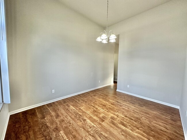 Building Photo - 2250 Northfield Ln