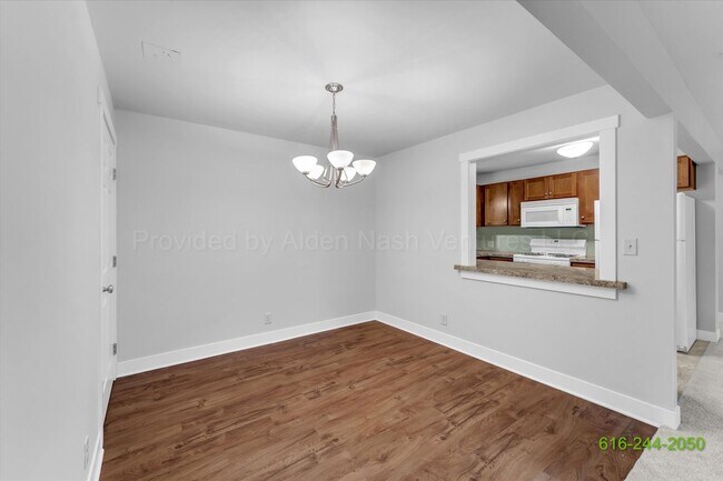 Building Photo - BEAUTIFUL 3 BEDROOM IN ALTO!